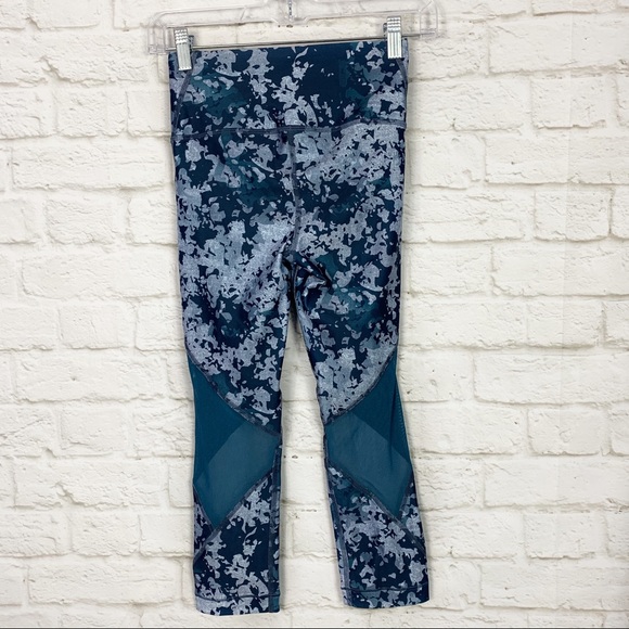 Under Armour HeatGear Mesh Cutout Crop Leggings XS - Picture 5 of 6